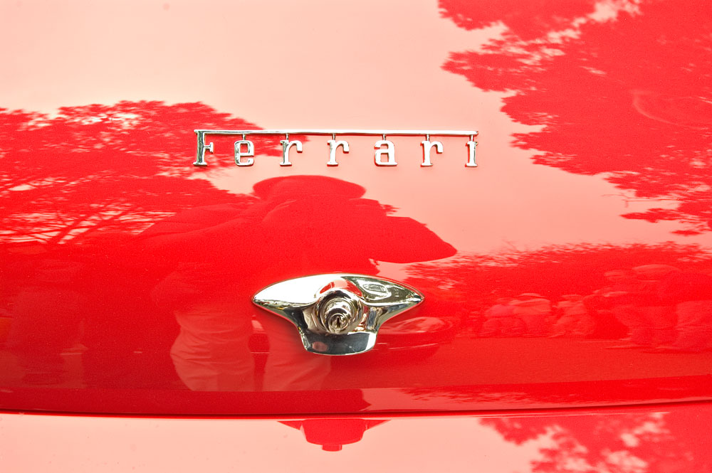 FerrariRedTrunkLatch_5000.jpg